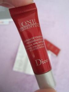dior迪奥红色一号精华主要功效 怎么用