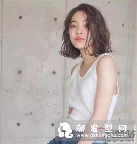 现今最流行的“云朵烫” 显脸小让你美到飞起