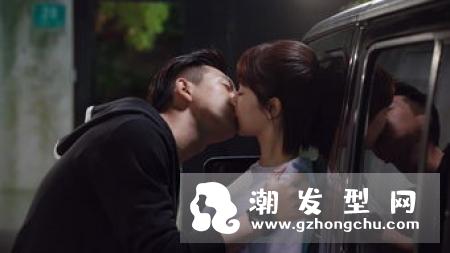 亲爱的热爱的孙亚亚用的粉底液是什么牌子 姜佩瑶同款口红色号介绍