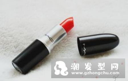 干玫瑰色口红真人试色 适合黄皮吗