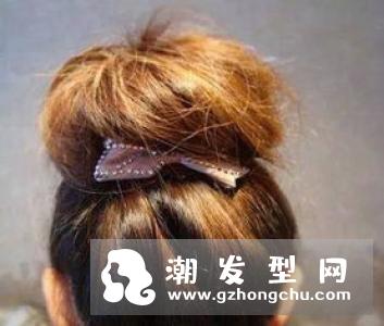 今年流行扎什么发型 超美扎发甜美吸睛为颜值加分