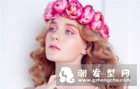 烫发怎么保持卷度 烫发打理护理技巧