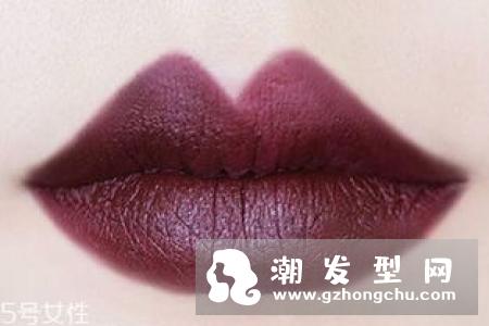 mac red coquette是什么颜色 试色是怎样的