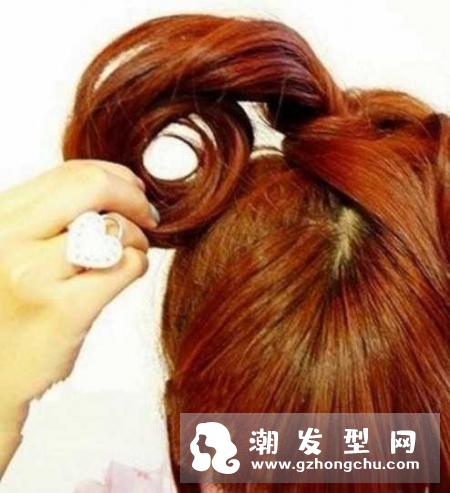 女生扎头发时尚又看好 发型教程教你扎超简单的女生扎发