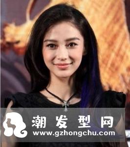 黑色头发挑染什么颜色好看 枚红色可以和蓝色搭配