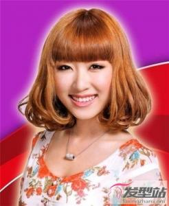 蓬松梨花头怎么打理 保持蓬蓬弹性内扣
