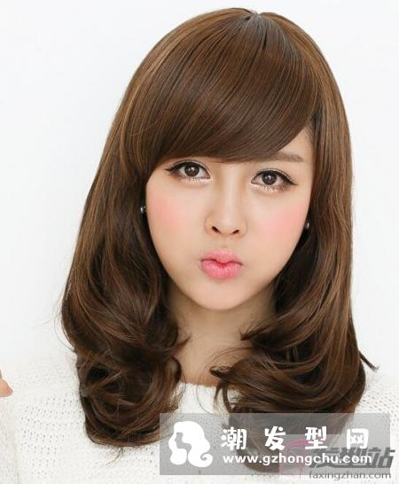 蓬松梨花头怎么打理 保持蓬蓬弹性内扣