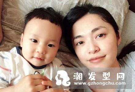 郑亦桐发型图片 短发还是要配裤装菜好看