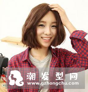 女生短发怎么烫好看 外翘短烫发时髦推荐