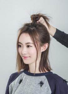 赵丽颖半丸子头同款发型图片 侧分半丸子头怎么扎