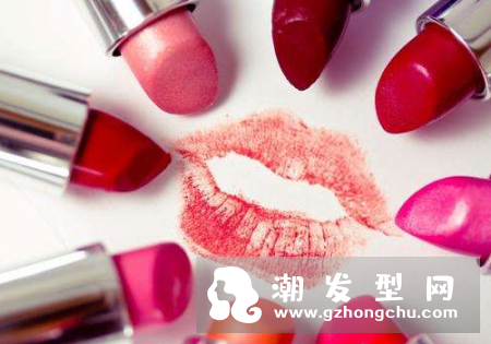 涂完口红涂什么不掉色 各种小窍门来袭
