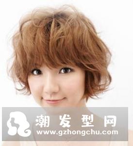 女生短发怎么烫好看 外翘短烫发时髦推荐