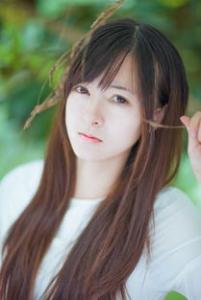 女生纹理烫短发发型 蓬松饱满发量少女生首选