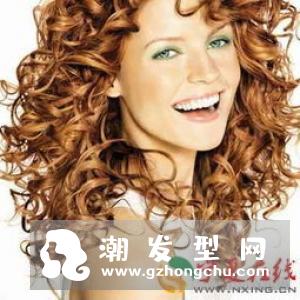 直夹板怎么弄卷发 自来卷也适合