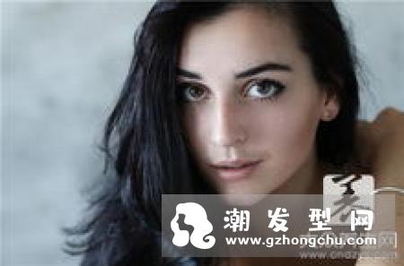 头发自然黄是什么原因 吃什么变黑