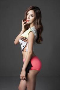 自来卷女生适合什么发型 遗传吗