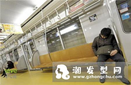 眼药水可以滴耳朵吗 怎么滴