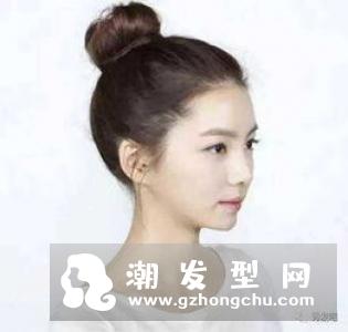 直发怎么扎半丸子头 这样扎甜美活泼超显嫩