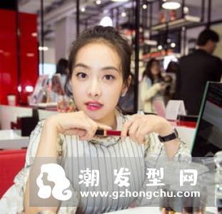 空气坠怎么扎 俏皮轻盈展现少女感
