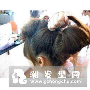 简单韩式气质扎发发型 早起没睡醒也能轻松绑出