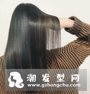不拉直怎样使头发变直 软化和拉直的区别