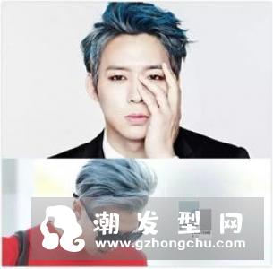 夏天男生染什么颜色的头发好看 银白闷青奶奶灰