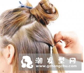 最简单的丝巾绑头发 丝巾发型这样绑更显质感！