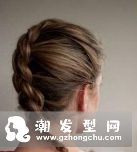 侧辫子发型的各种编法 甜美减龄简单编法一学就会