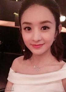 女生爆款中短发烫发发型 空气感的蓬松短发绝对适合你
