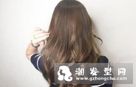 挑染发型怎么扎好看 打造梦幻浪漫味道