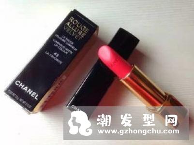 香奈儿印记唇釉152适合黄皮吗 试色是怎样的