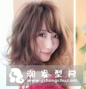 慵懒风短发微卷发型 随性自然自来卷也能驾驭
