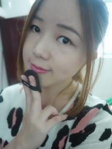 气垫粉扑画咬唇妆的方法 遮瑕底妆怎么化