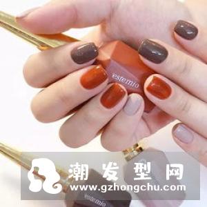 冬季美甲图片 焦糖色美甲款式大全2017