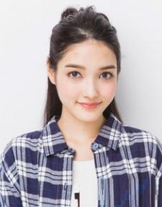女生好看的半丸子头发型怎么扎 蓬松自然头发这样扎更美哦