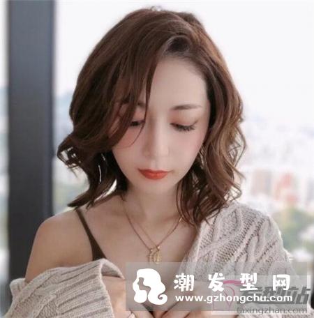 烫发烫哪款好看 π烫或C扣是潮流趋势