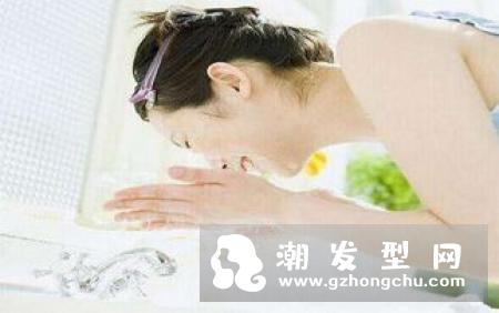蒲公英洗脸多久洗一次 洗脸后需要漂洗吗