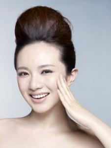上妆前正确的护肤顺序 隔离防晒不可少