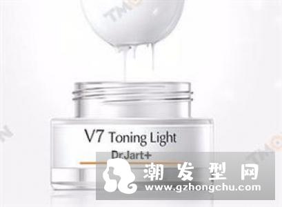 ahc和v7素颜霜哪个好用 有什么区别