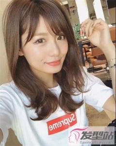 长发时尚烫卷发发型 慵懒撩撩卷最有女神范
