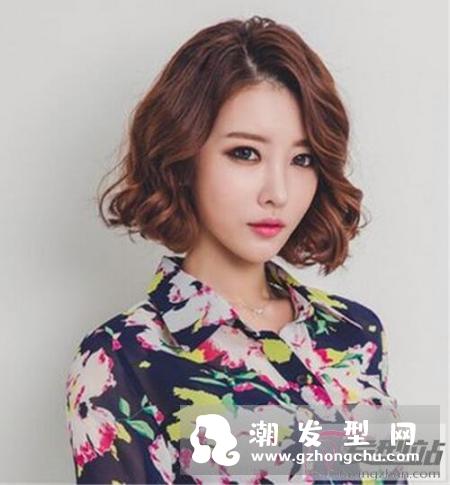 波波头烫小卷发型 短发还是烫卷更优雅