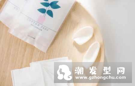 爽肤水可以用手拍吗 要使用没酒精成分的吗