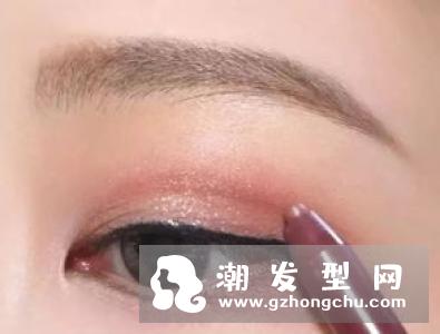 晕染刷怎么用 和眼影刷的区别