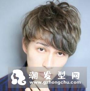 皮肤黑的人适合染什么颜色头发 适合什么发型