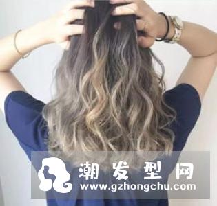 男生染发什么颜色显皮肤白 浅亚麻焦黄色浅咖色