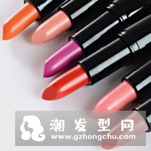 只涂口红不化妆会怎么样 涂什么颜色口红好看
