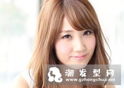 满头烫发型中长发 修颜显瘦打造潮女