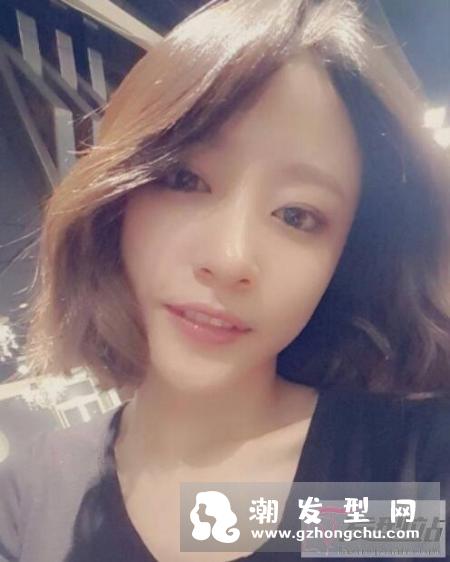 女生剪什么短发清爽又时尚 女星们最近都剪WOB头短卷发