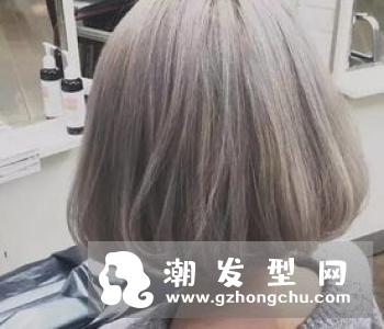 灰色空气卷发型图片 要配绿色晕染