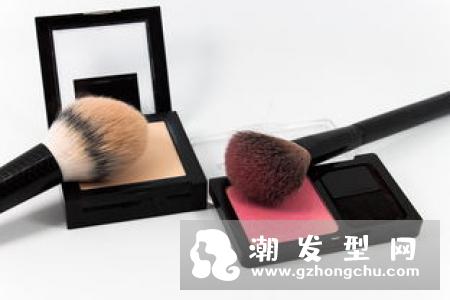 黑茶色会退成什么颜色 适合什么肤色年龄